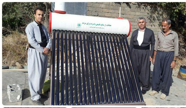 نصب 15 دستگاه آبگرمکن خورشیدی در 3 روستای جنگل‌نشین بانه