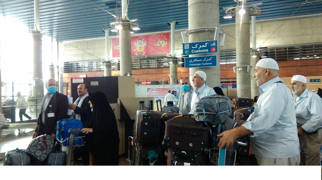 نخستین گروه زائران کردستانی از  مکه مکرمه برگشتند
