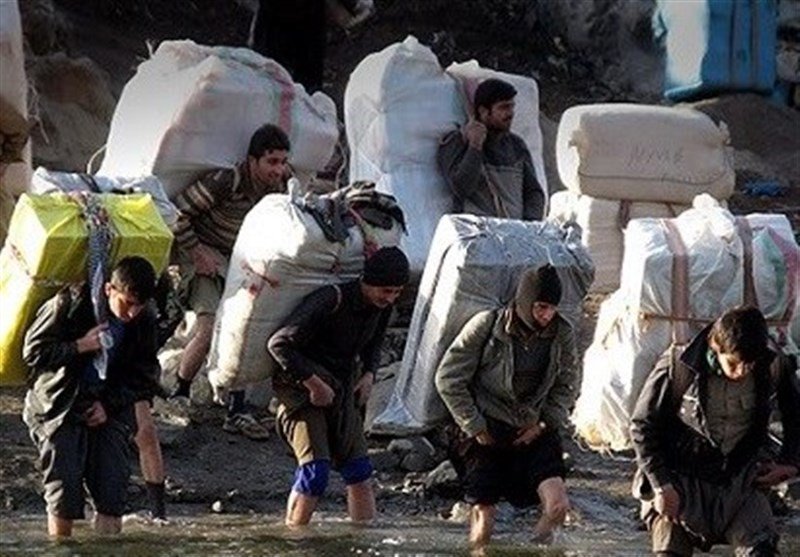 گلایه‌های نماینده کردستان از بی‌مهری دولت به کولبران