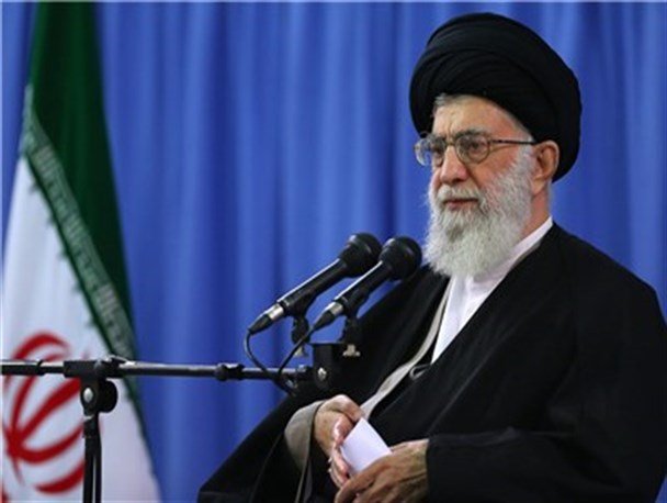 عنوان جامع برای امام «مومنِ متعبدِ انقلابی» است