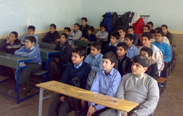 85 درصد مدارس عادی بانه دو شیفته هستند