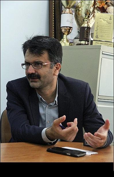 بیگلری از قلع و قمع کولبرها بجای برخورد با قاچاق های سازمان یافته به شدت انتقاد کرد