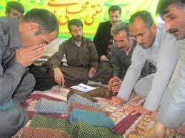 جوراب بازی رایج ترین سرگرمی مناطق کردنشین در شبهای سرد و دراز زمستان