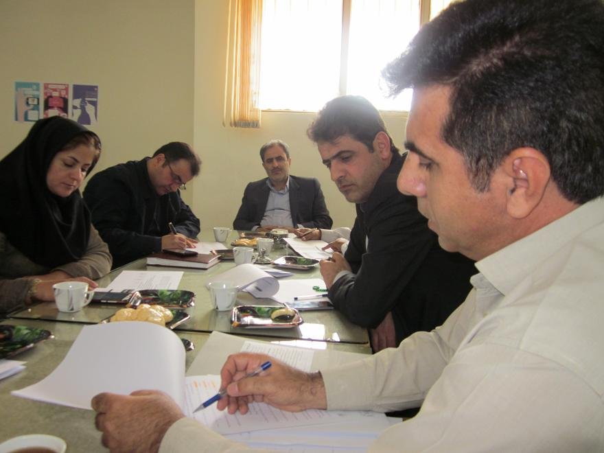 سرانه کتاب در بانه کمتر از یک جلد است
