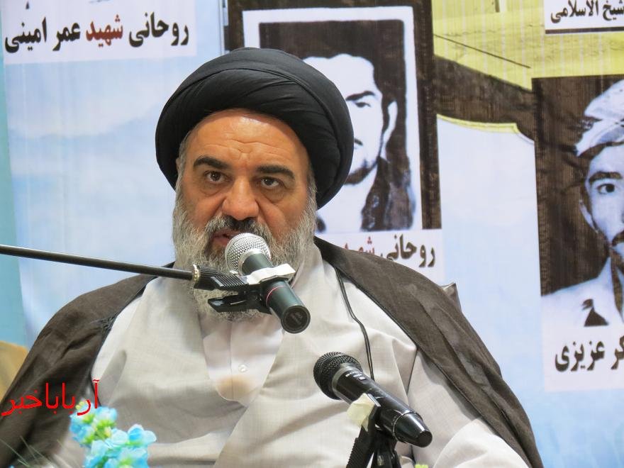 شهدای روحانی با قلم و خون خود جهاد کردند