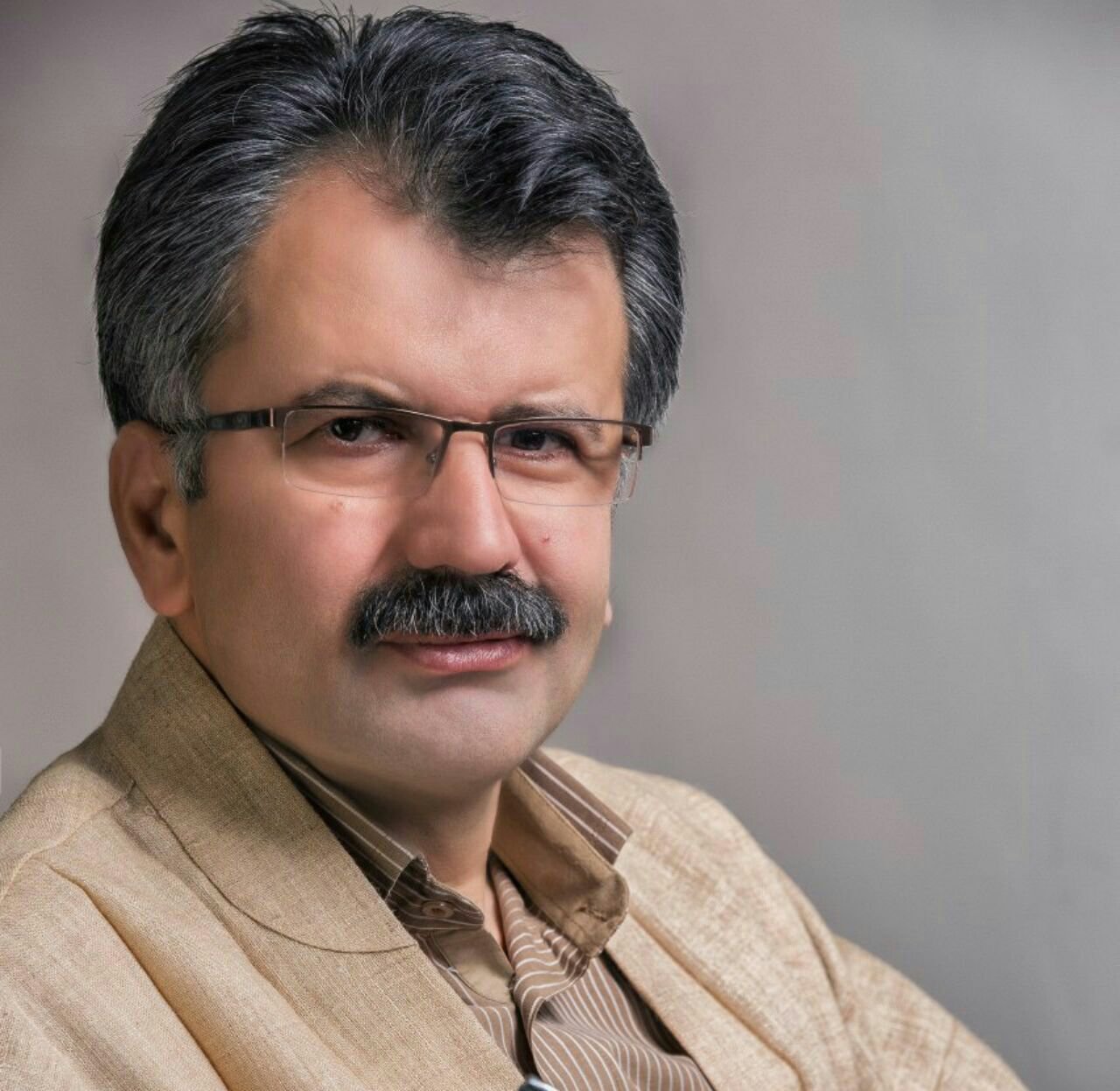 ۲۲ بهمن نماد اتحاد و حضور مردم بصیر و آگاه برای فرستادن پیام روشن استقلال و آزادی و جمهوری اسلامی به گوش استکبار است .