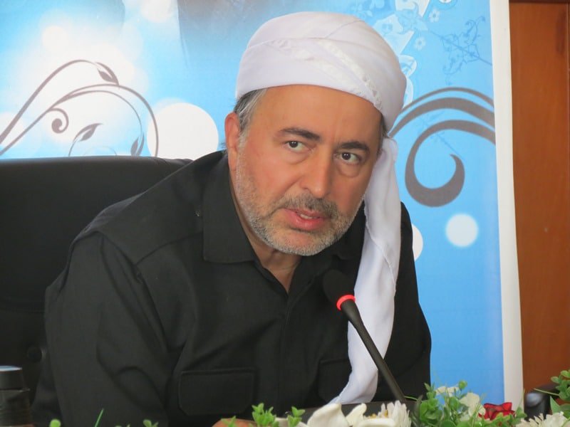 کسی حق ندارد بر اساس مسائل بی پایه و اساس مسلمانی را تکفیر کند