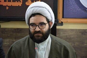 فرماندار قروه باید از زنان خانه دار و نظامیان عذرخواهی کند امام جمعه