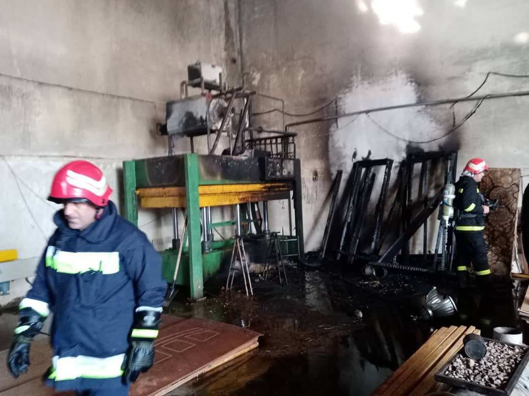 آتش سوزی در کارگاه ام دی اف واقع در شهرک صنعتی رشیدقلعه در بانه مهار شد