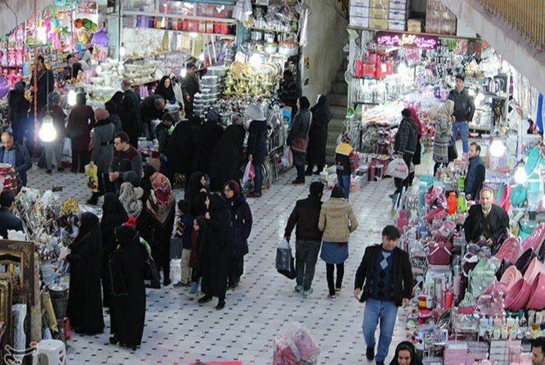 کام تلخ مردم در عدم مدیریت و نظارت بر خریدهای نورورزی/ بی تدبیری و بی خیالی دولت موجب نگرانی مردم در بازار شب عید شد