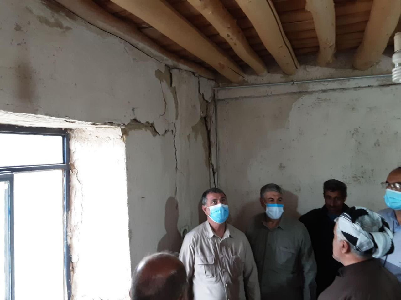 حضور فرمانده سپاه بیت المقدس کردستان در منطقه زلزله زده مریوان و روستاهای جشنی آباد قلقله