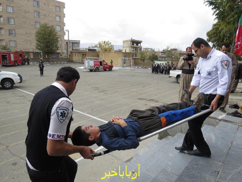 مانور پدافند غیرعامل در مدرسه کوچیک خان بانه برگزار شد+تصویر
