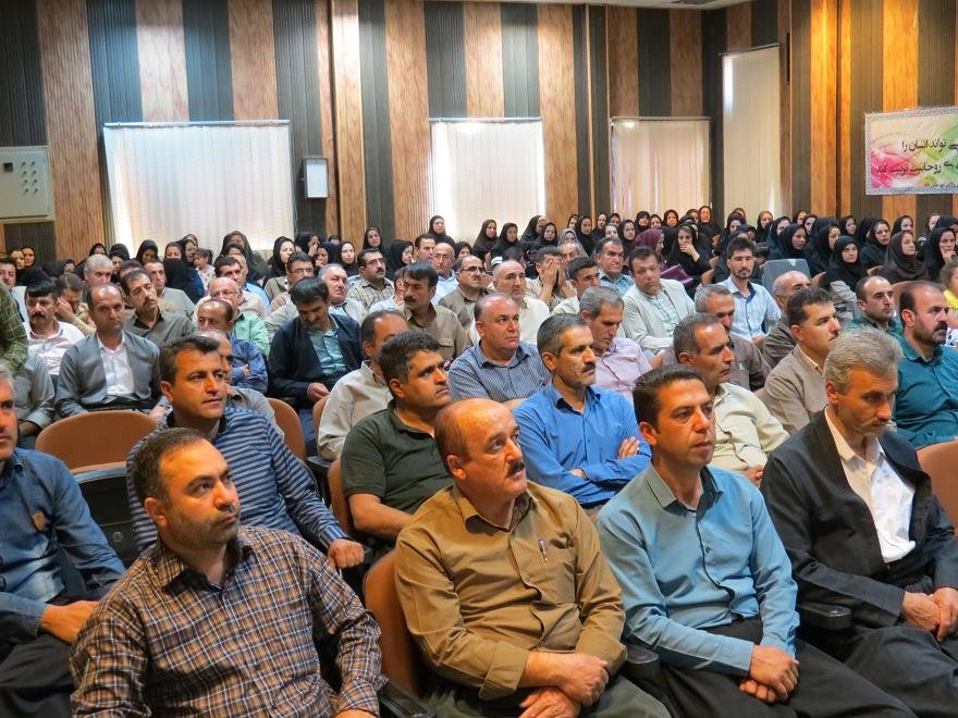همایش عفاف و حجاب برای فرهنگیان  در بانه برگزار شد