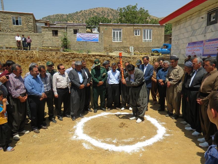 مدرسه 4 کلاسه خیر ساز در روستای ساوان بانه کلنگ زنی شد