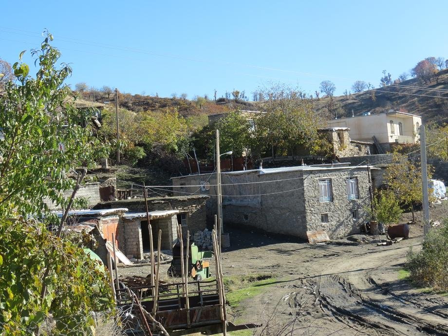 روستایی در بانه که حتی یک سیگاری هم ندارد