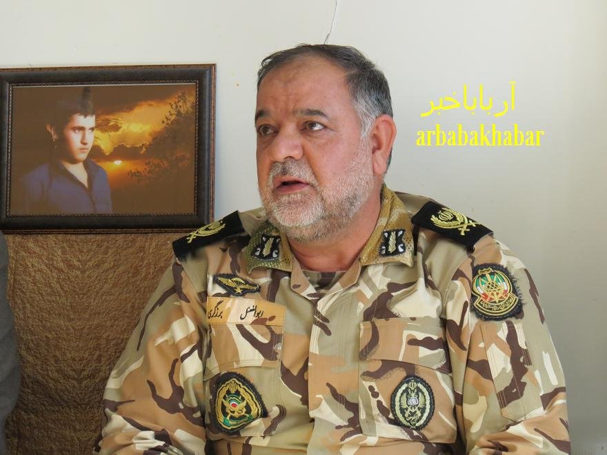 فرمانده قرارگاه عملیاتی لشکر 28 کردستان، با خانواده شهید انوری در بانه دیدار کرد + تصاویر