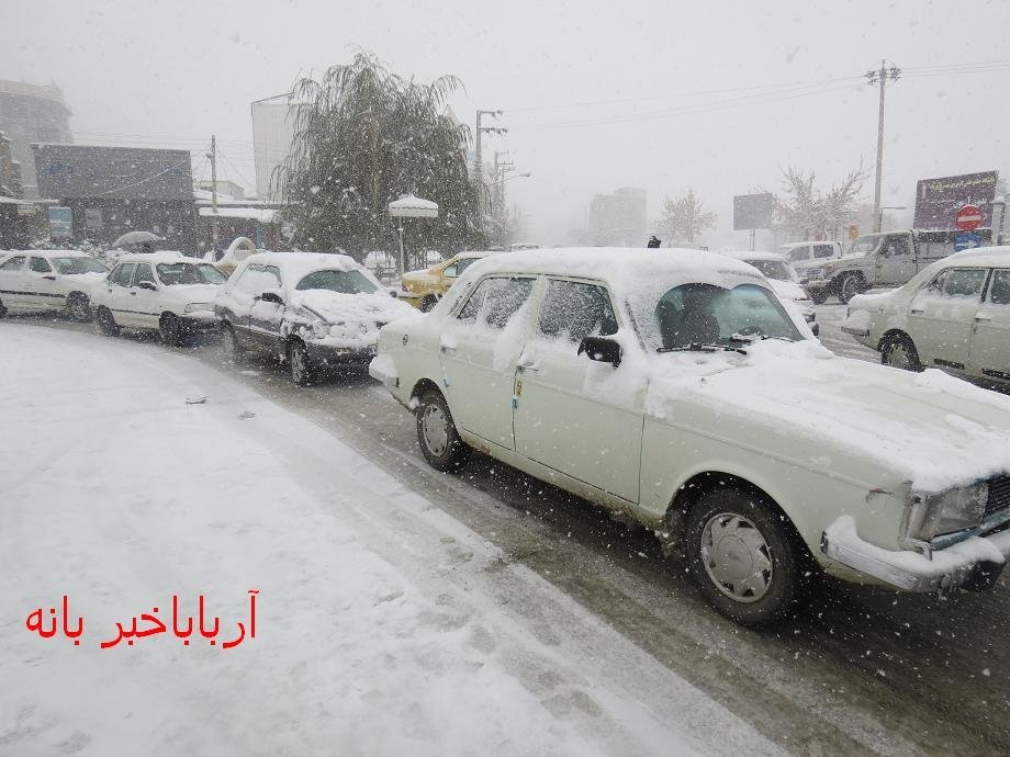 کلیه راه های روستایی و بین شهری بانه باز است/ ادامه کولاک و کاهش شدید دما در بانه