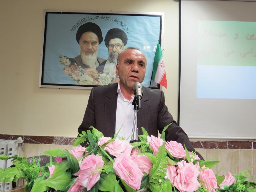 کردستان جزء استانهای برتر در آموزش" آی سی دی ال" به کم سوادان است