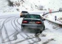محورهاي مواصلاتي کردستان لغزنده است / رانندگان با سرعت مطمئنه حرکت کنند