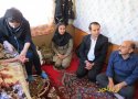 عیادت مدیر کمیته امداد و رئیس مرکز بهداشت بانه از بیماران زمین گیر + تصاویر