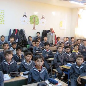 پراکندگی  و تراكم بالاي دانش آموزي در بانه از علت هاي اصلي معضلات آموزشي اين شهرستان است