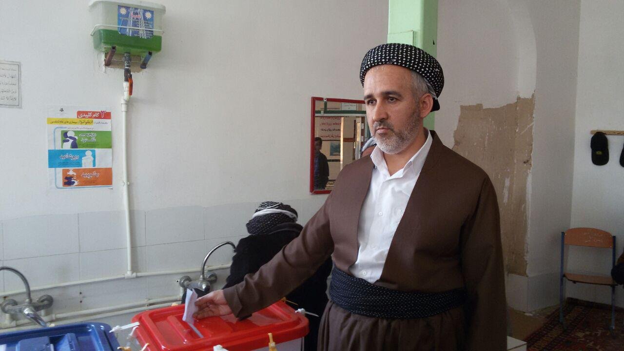 هر رای تیری است بر پیکر نیمه جان دشمن/ استکبار و ایادی آنها بدانند که ملت ایران زنده است