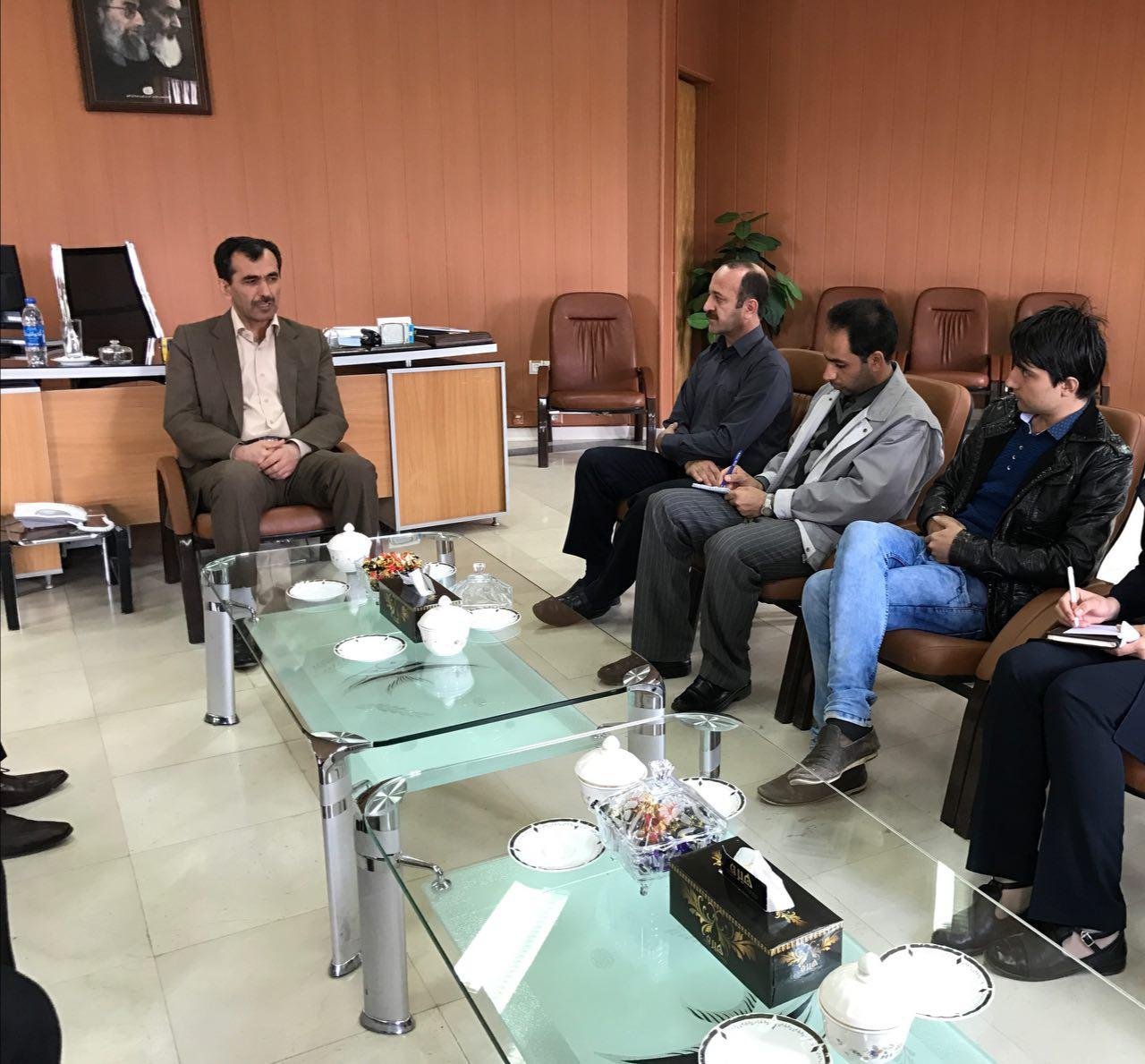 شبکه های اجتماعی از سیاه نمایی و ایجاد روحیه ناامیدی در جامعه پرهیز کنند