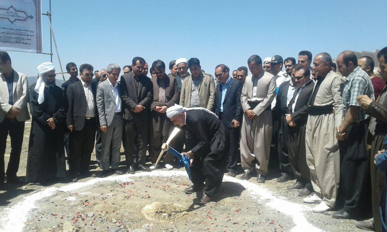پروژه ساختمان مسجد دانشگاه آزاد بانه کلنگ زنی شد