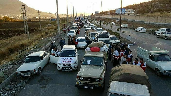 کاروان کمک های مردمی جمعیت هلال احمر بانه به مناطق زلزله زده کرمانشاه اعزام شد