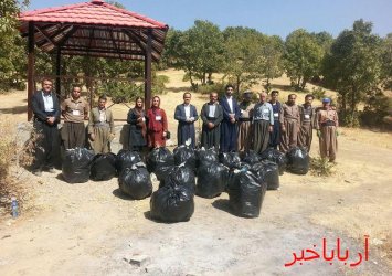 منطقه نمونه گردشگری" سورین" شهرستان بانه پاکسازی شد + تصاویر منطقه نمونه گردشگری" سورین" شهرستان بانه پاکسازی شد + تصاویر